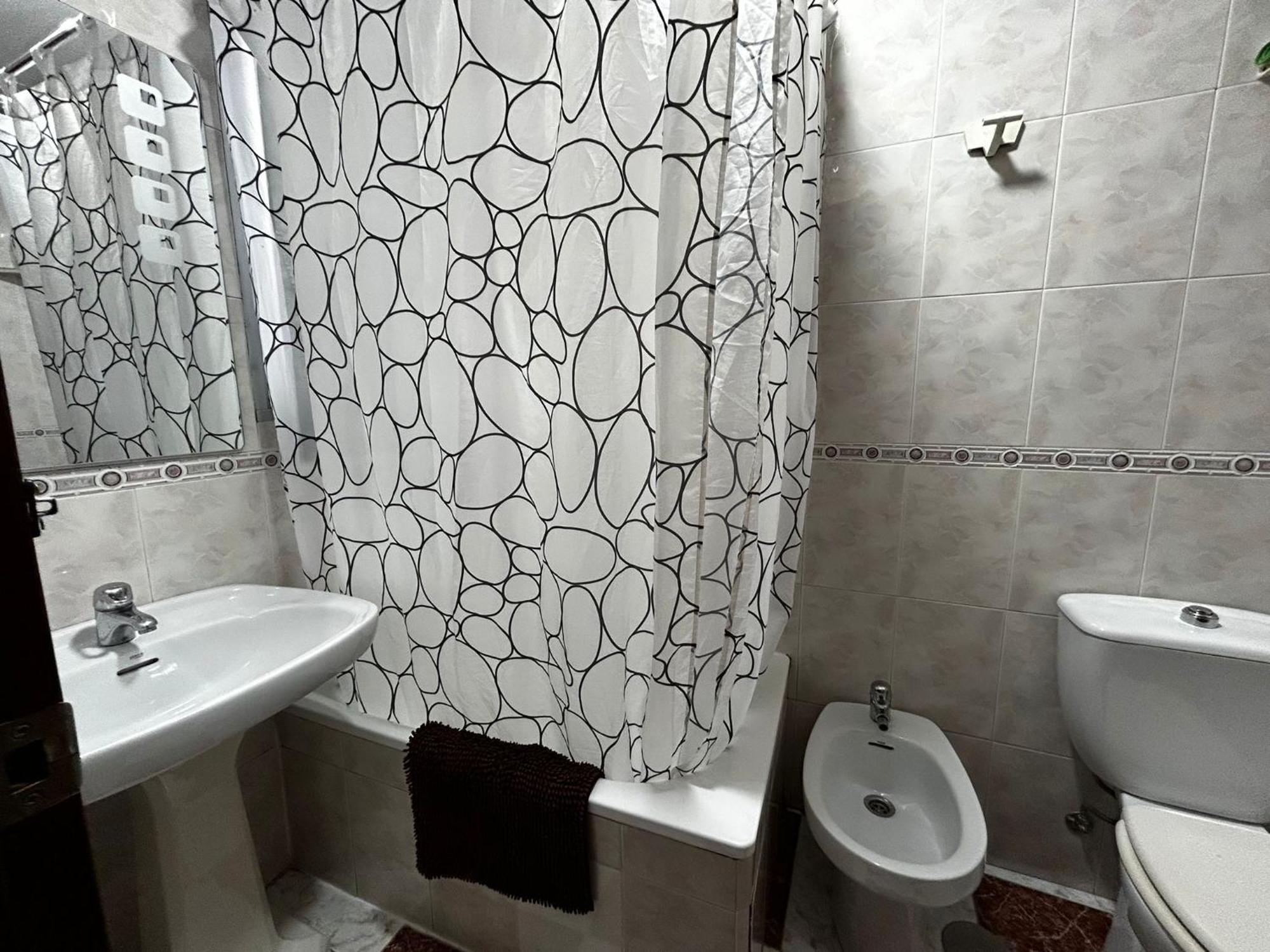 Santa Isabel Low Cost Rooms In Private House Sevilha Quarto foto