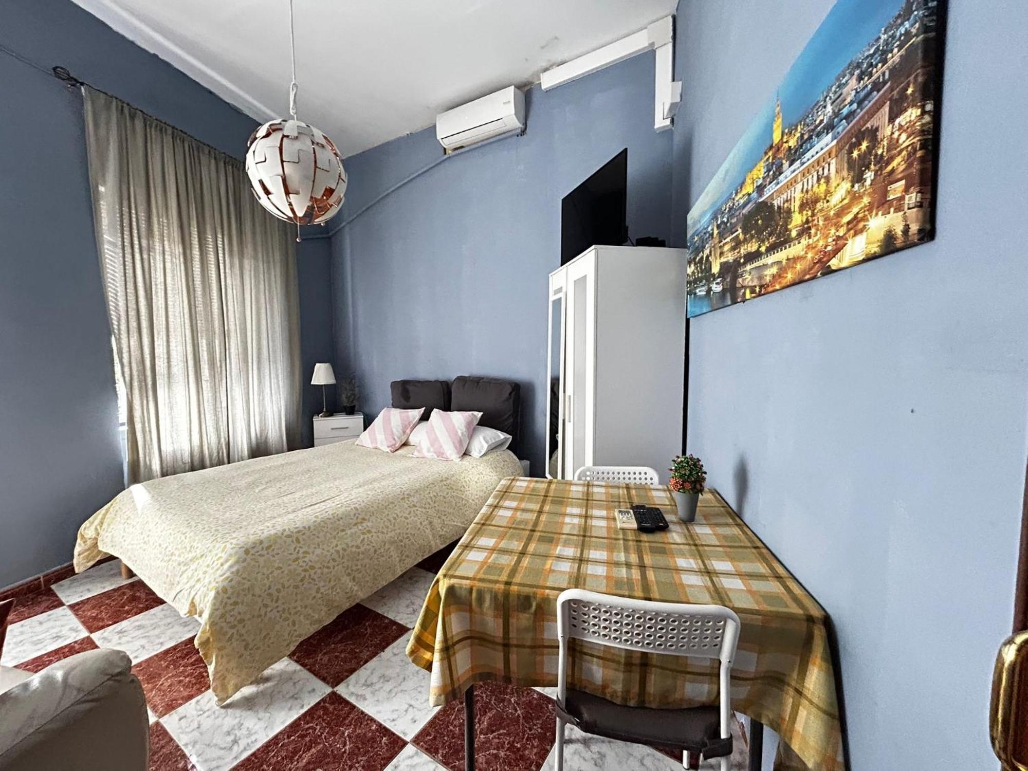 Santa Isabel Low Cost Rooms In Private House Sevilha Quarto foto